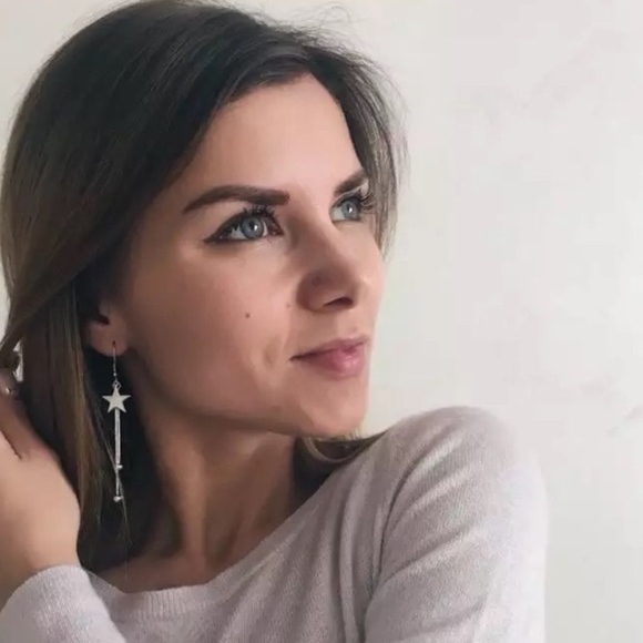 "The Hepburn Effect" (CLOSING CLOSET SALE) - Picture 3 of 4